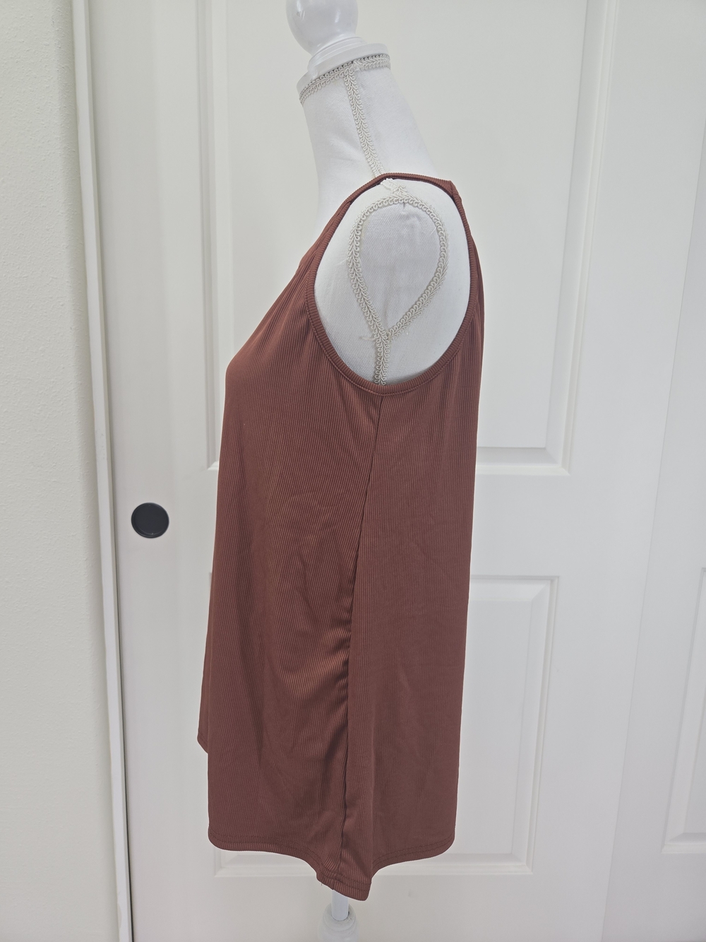 Tabacco Colored Tri Rocker Tank-Top - Picture 3 of 9